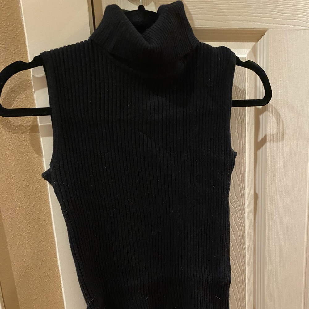 Like New! Super Cute TurtleNeck Sweater Tank!